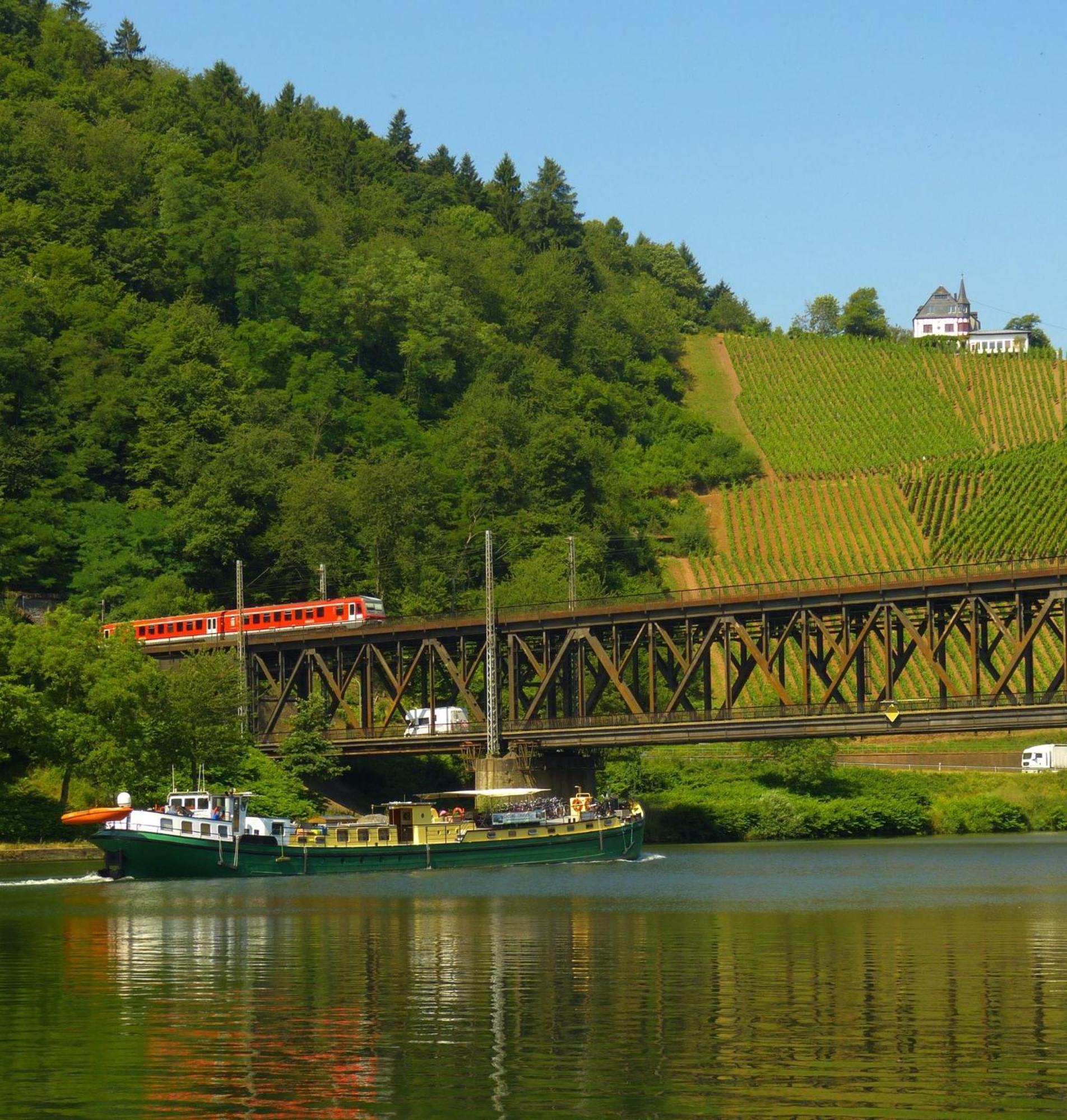 Moselperle- Urlaub Im Historischen Fachwerkhaeuschen Apartment Bullay Luaran gambar