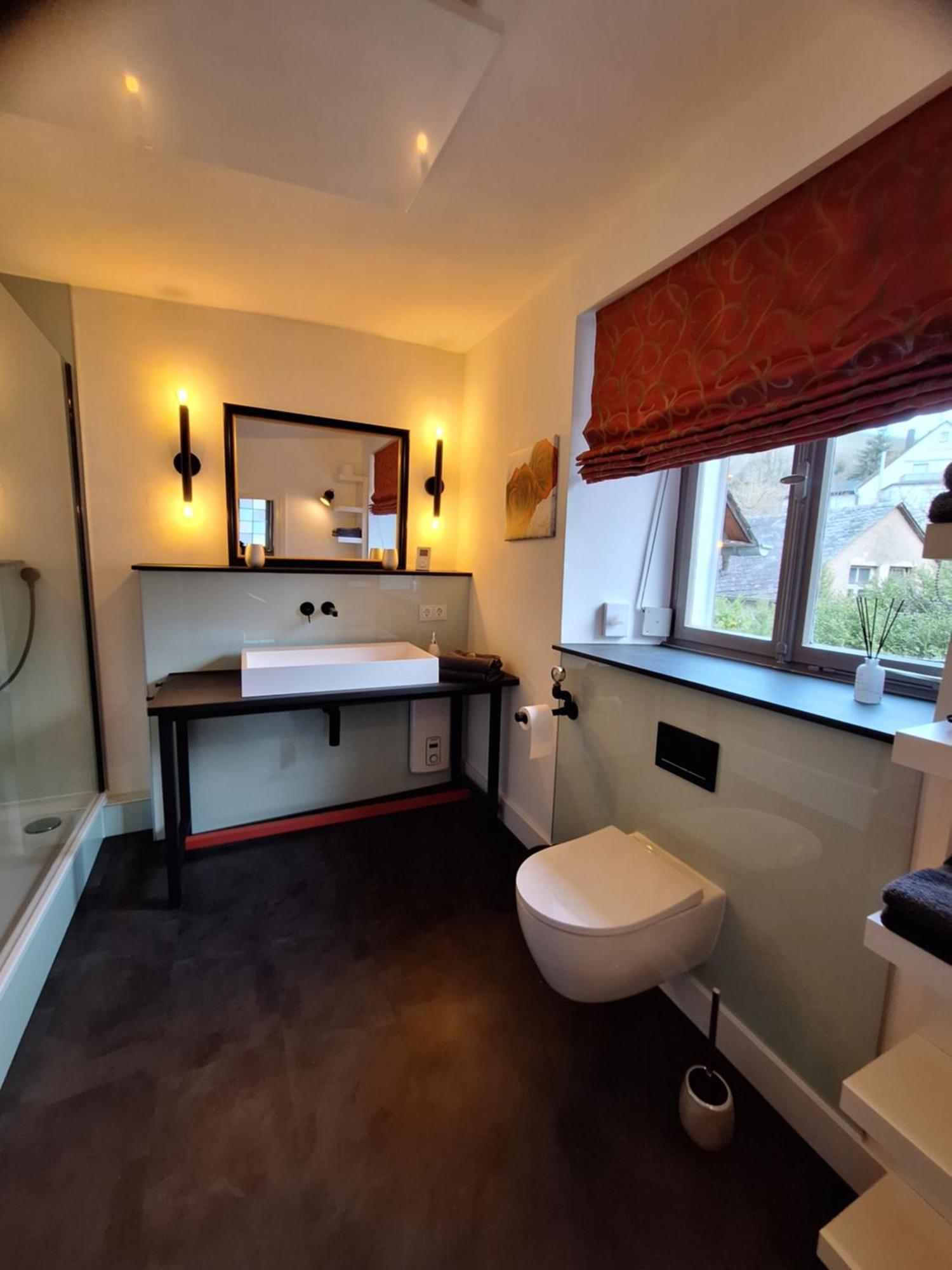 Moselperle- Urlaub Im Historischen Fachwerkhaeuschen Apartment Bullay Luaran gambar